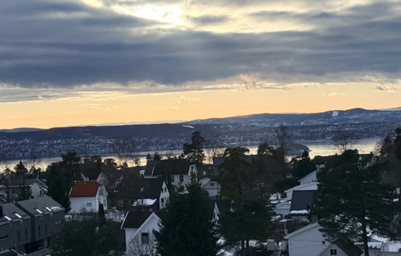 Selgers bilde av utsikt - vinter. Galleribilde