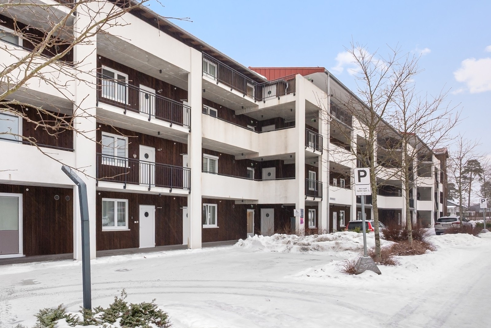 Det medfølger bod på 3 kvm og biloppstillingsplass i garasjeanlegg med elbillader. Galleribilde