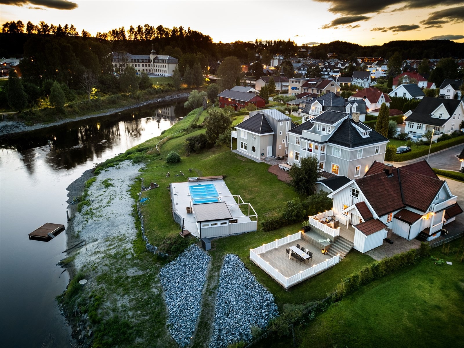 Beliggenheten i en blindvei sikrer et rolig bomiljø Galleribilde