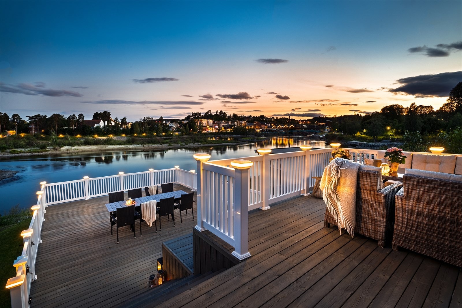 En sentrumsnær familiebolig med en unik beliggenhet og utsikt mot Storelva. Foto: Normann Foto AS v/Morten Normann Larsen Galleribilde