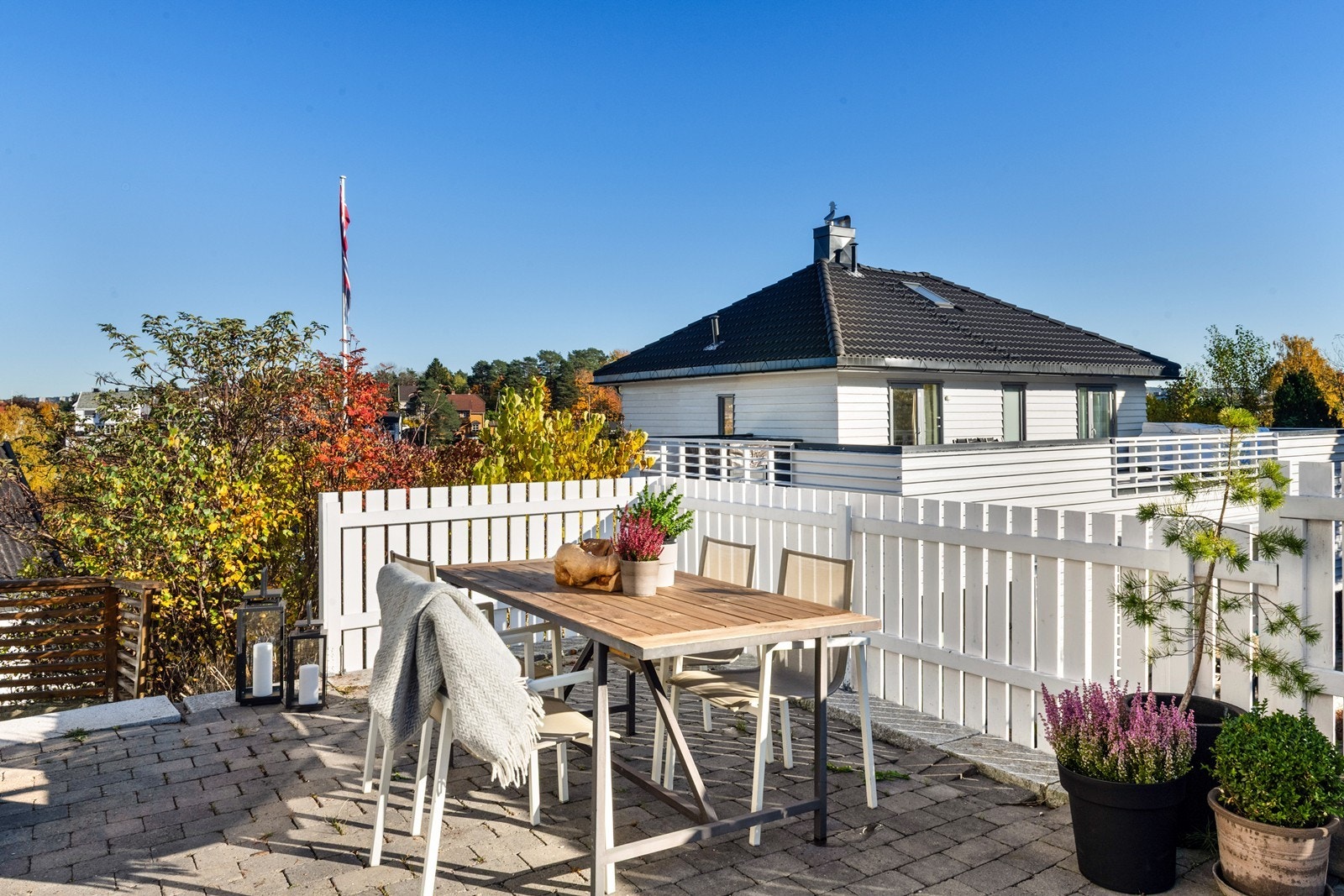 Uteplass på fellesareal Galleribilde