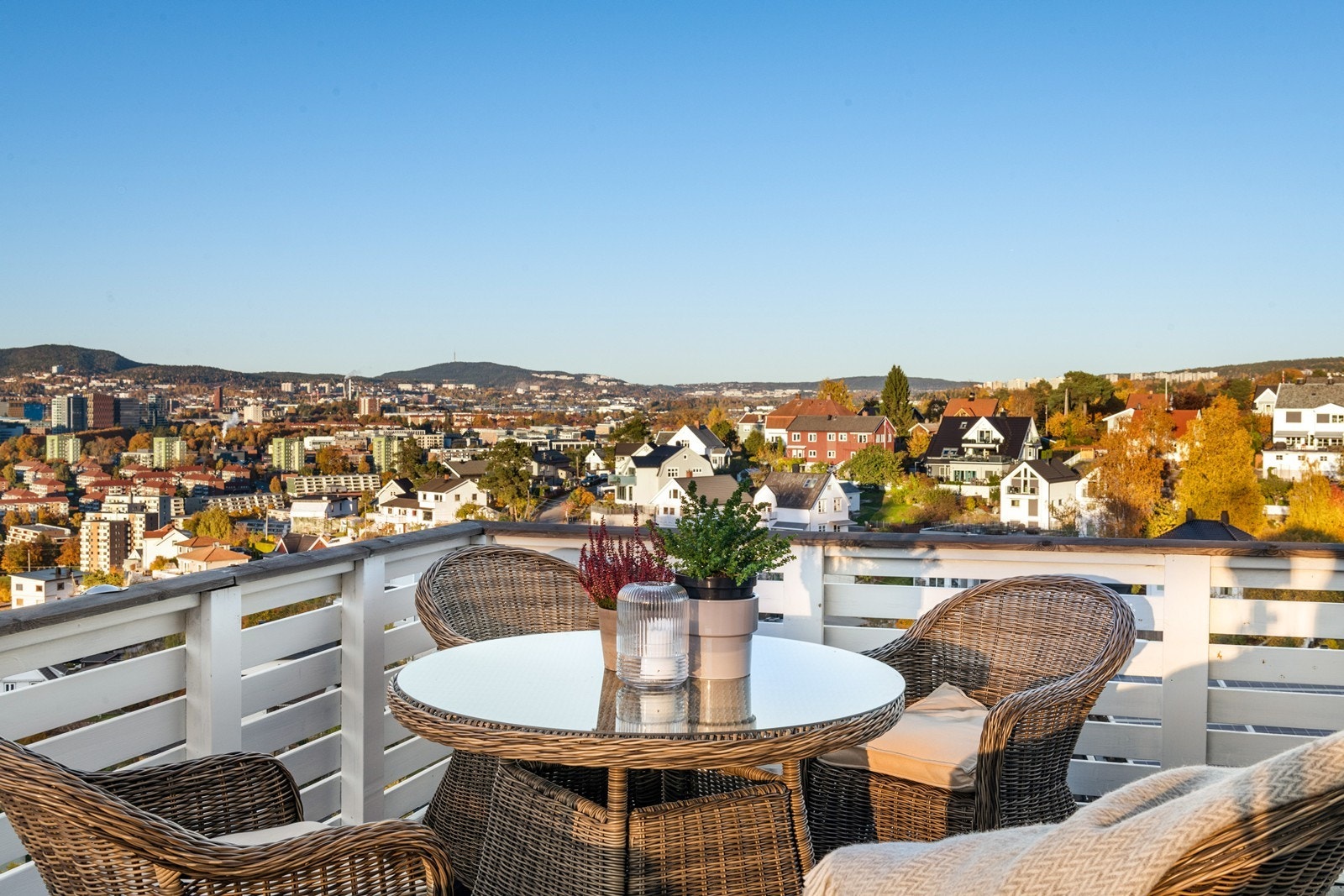 Horisontaltdelt halvpart tomannsbolig med fantastisk utsikt Galleribilde