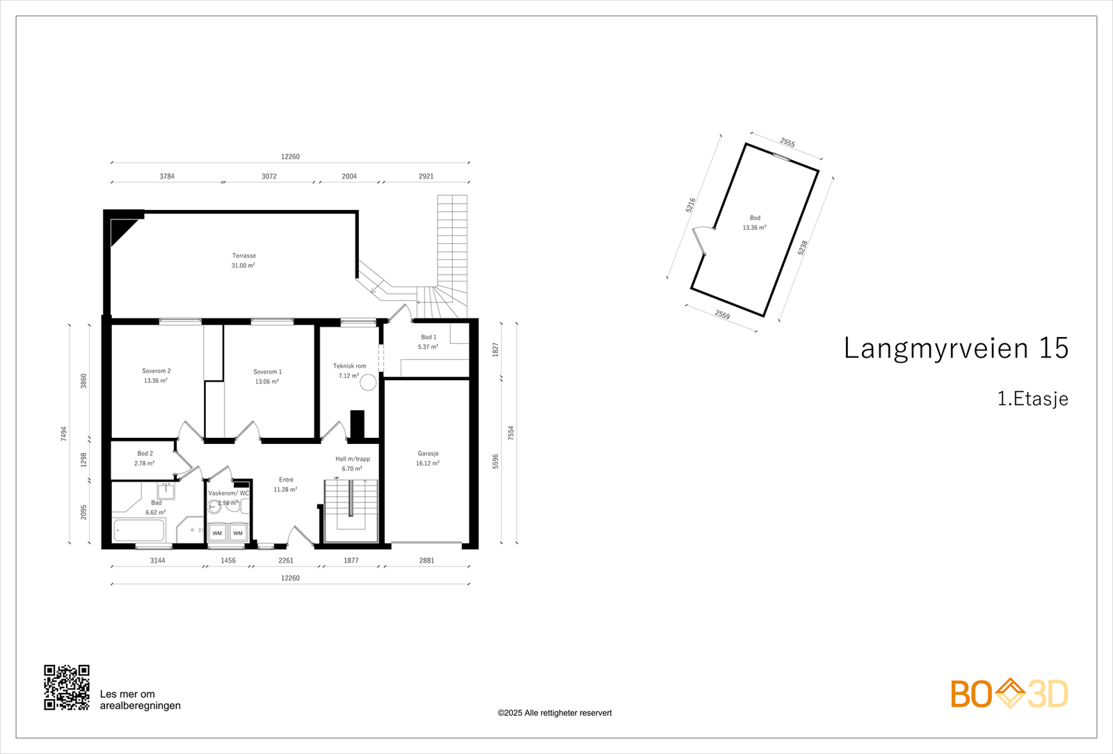 Planskisse for 1.etasje som består av entré/hall, bad med badstue, vaskerom/wc, 2 soverom, boder og teknisk rom. Utgang til hage. Galleribilde