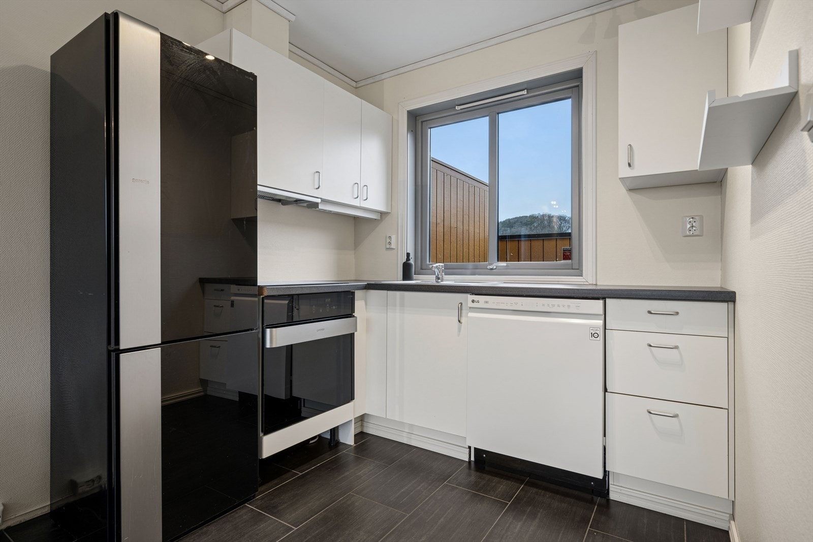 Integrert steketopp og -ovn. Galleribilde