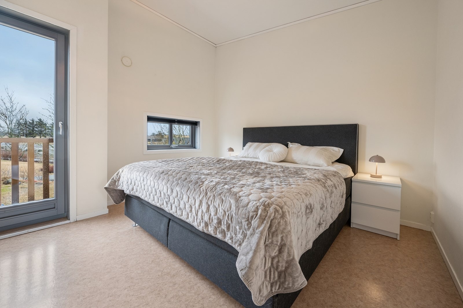 Svært romslig soverom i 2. etasje. Galleribilde