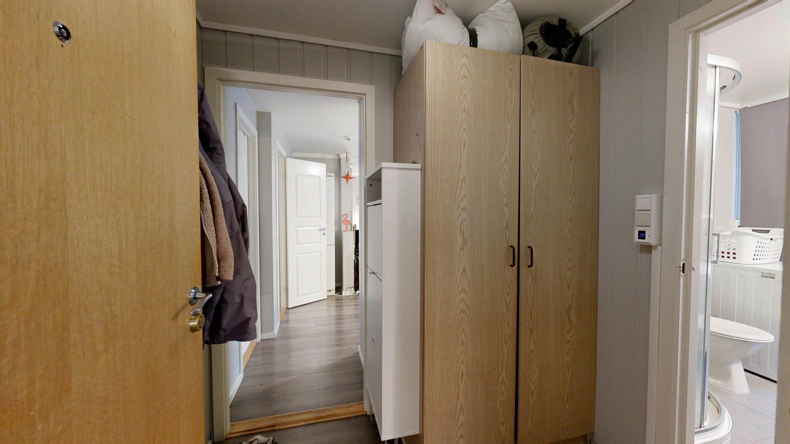 Romslig inngangsparti Galleribilde