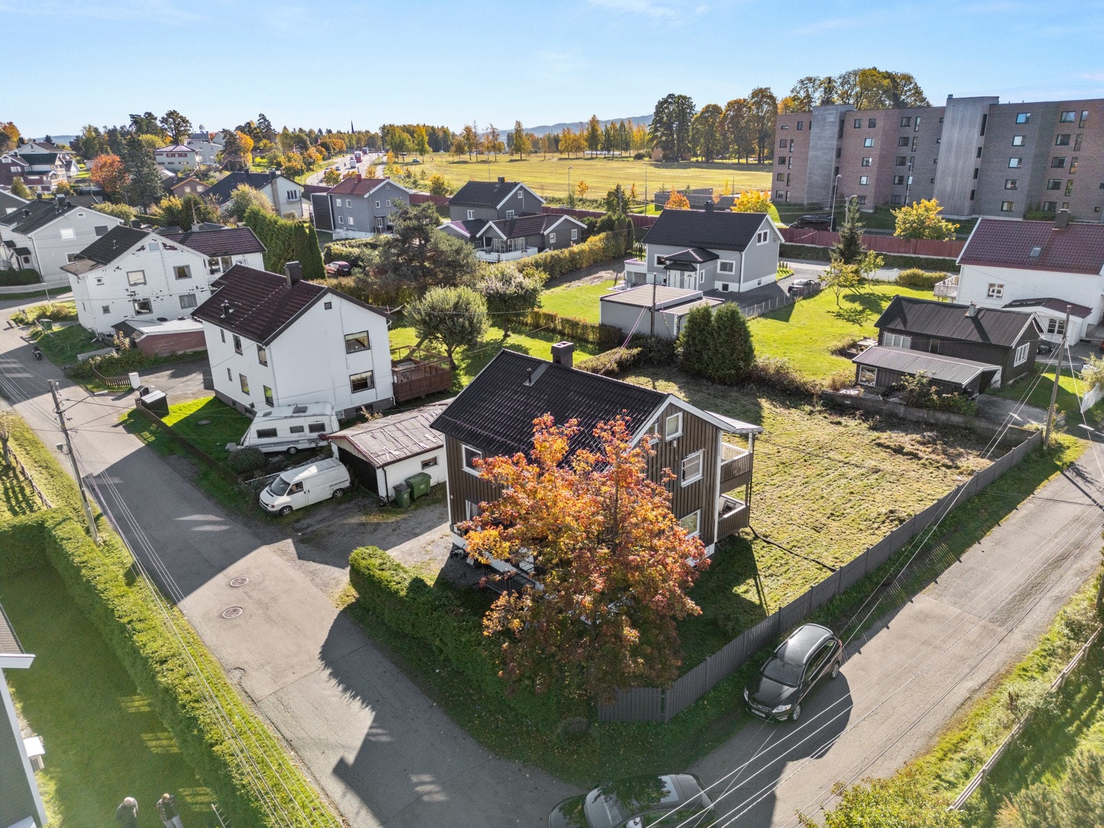 Stor og fin tomt med rammetillatelse for oppføring av en ny bolig. Galleribilde