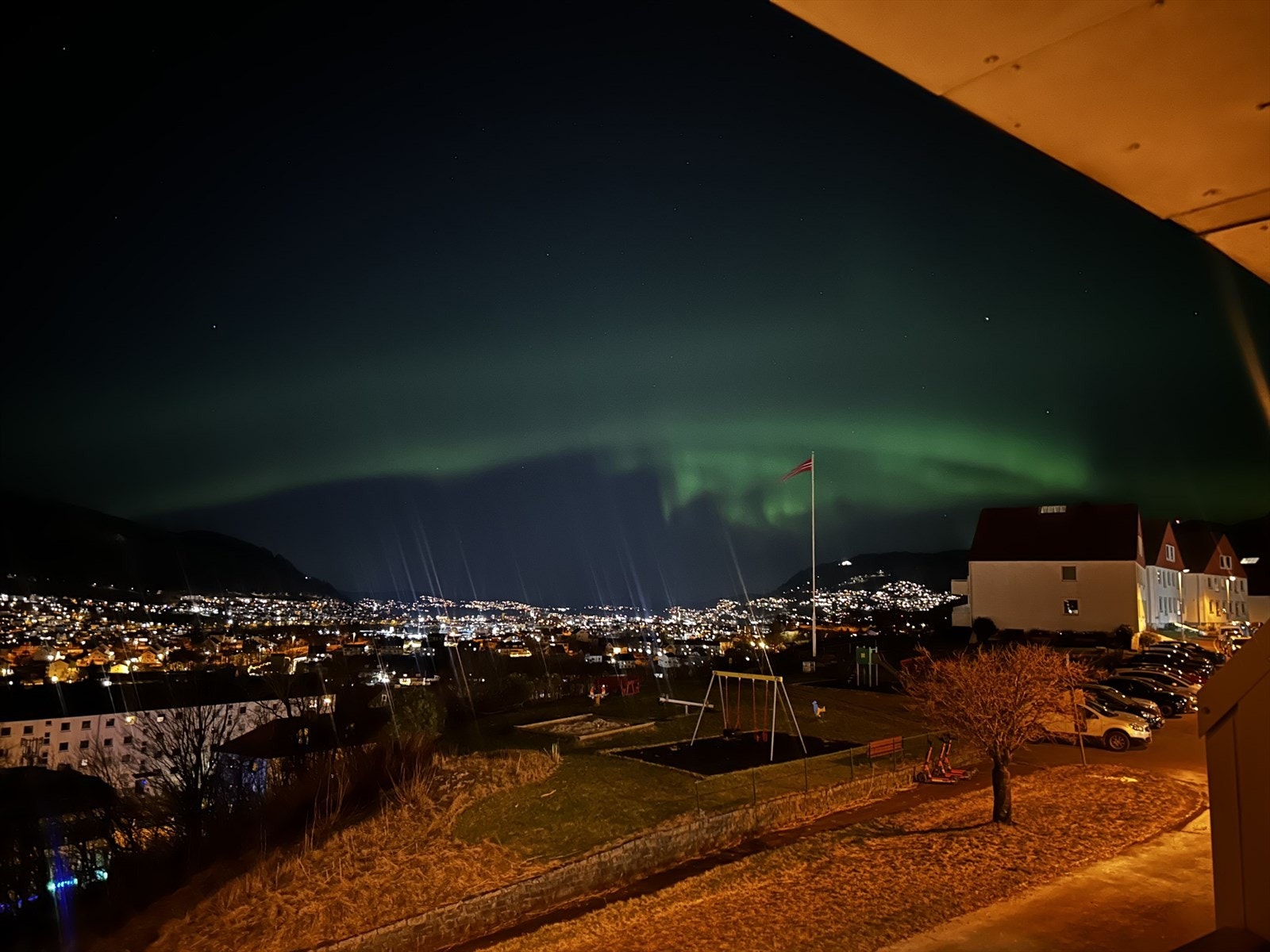 Det nydelige nordlyset ble observert i januar fra leiligheten og har blitt observert flere ganger fra Strimmelen. (Selgers bilde.) Galleribilde