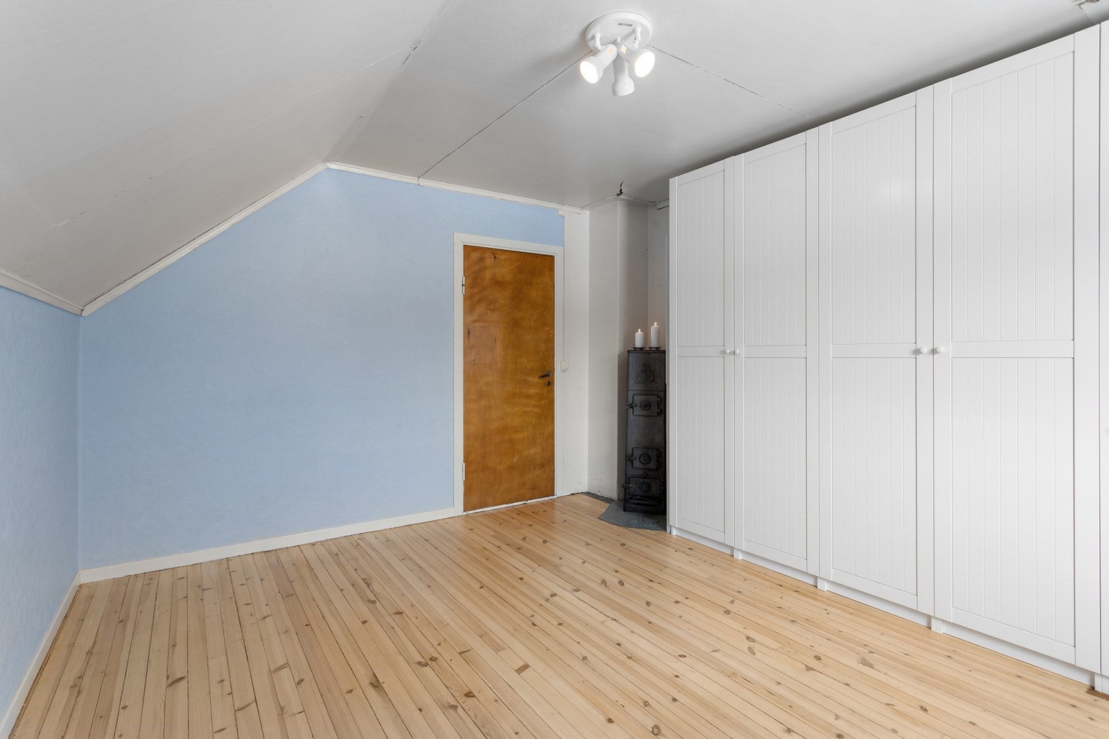 Vedovn på soverom i hybelen Galleribilde