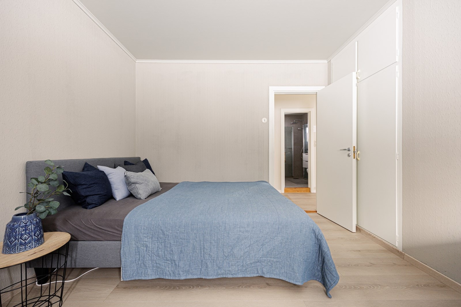 Soverommene egner seg godt som hovedsoverom, barnerom eller gjesterom, og kan enkelt innredes etter behov. Galleribilde