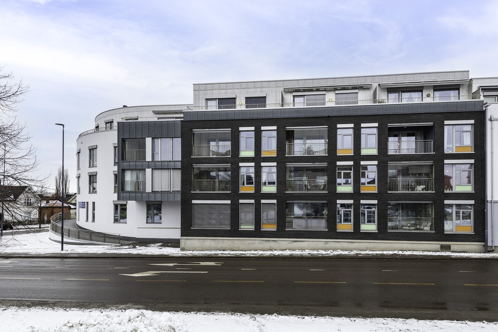 Moderne boligblokk. Galleribilde