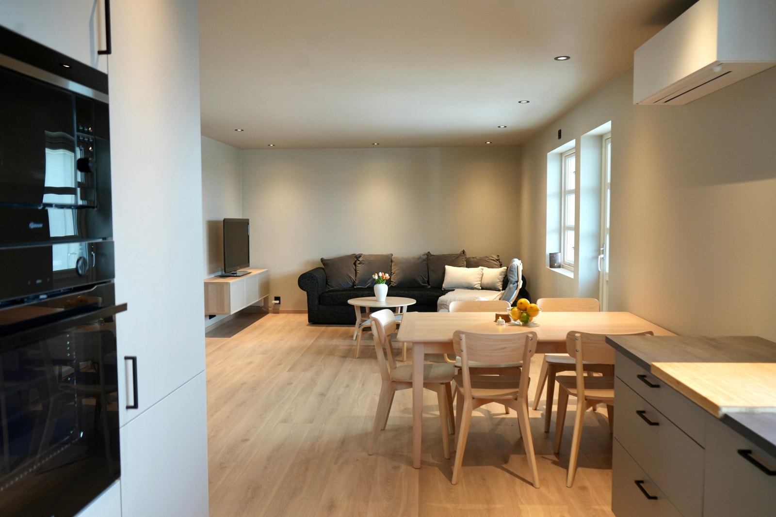 Kitchen and livingroom Galleribilde