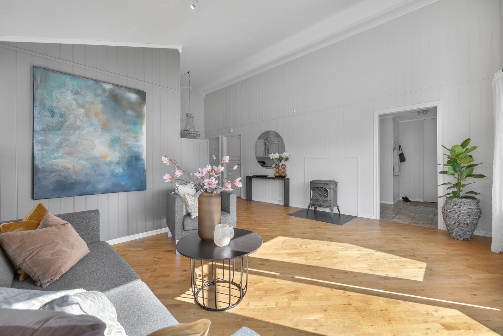 Videre ledes du inn i denne luftige dagligstuen på ca. 20 m2 Galleribilde