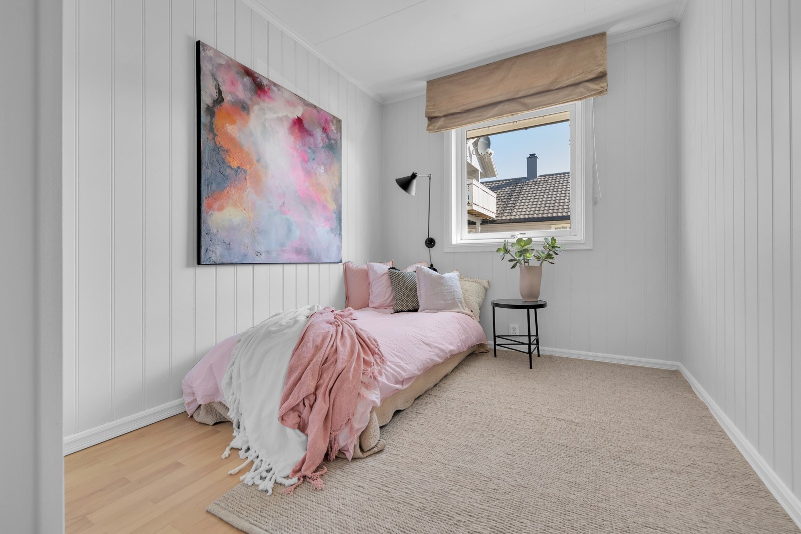 Soverom 2 er på litt i underkant av 7m2 Galleribilde