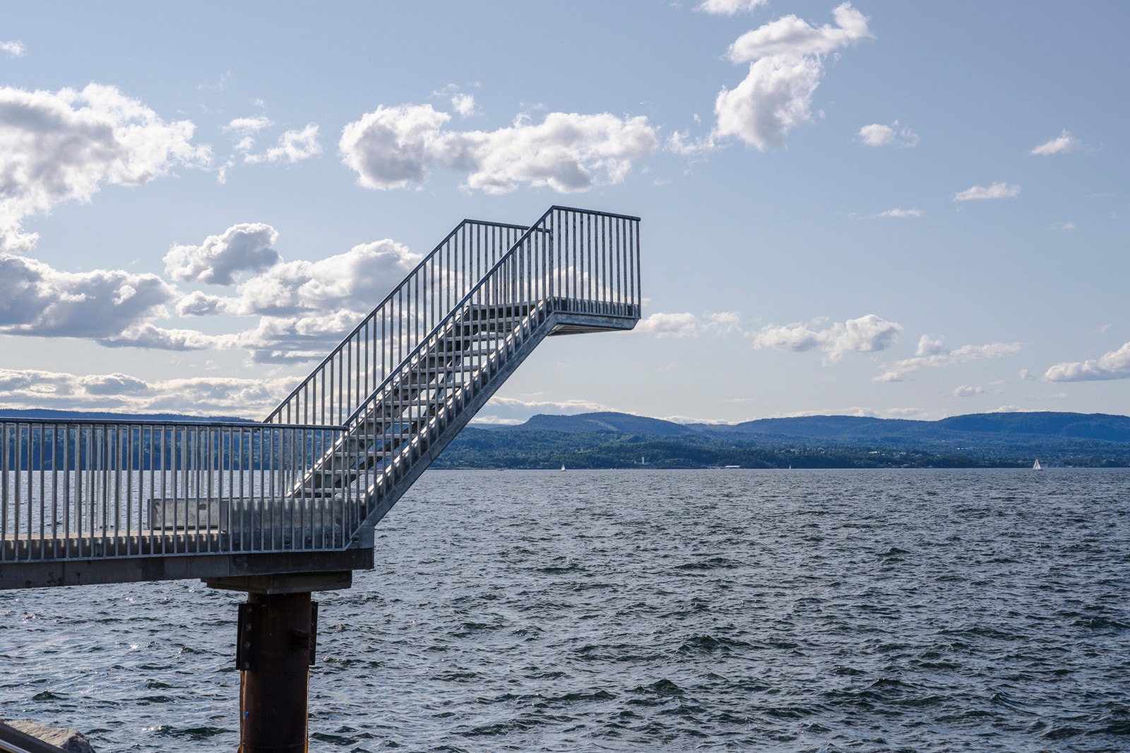 For et allsidig fritidstilbud har området store friarealer og ulike aktivitetsmuligheter. Galleribilde