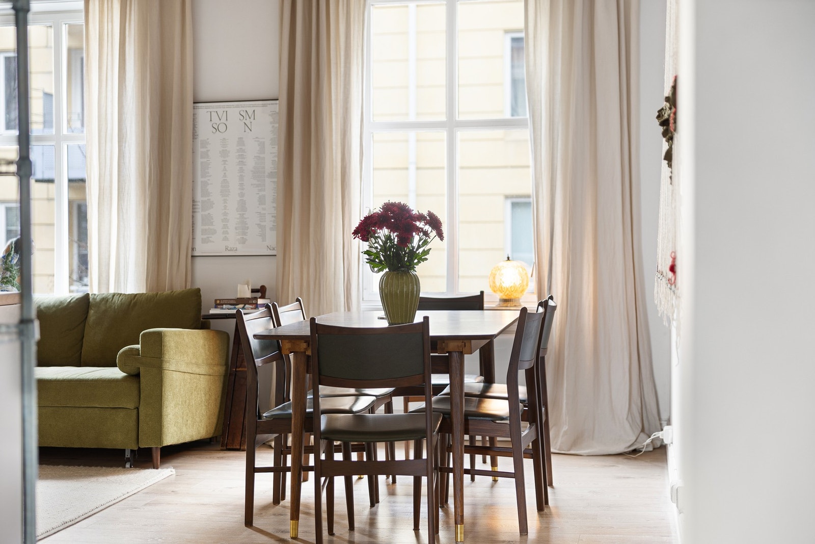 Her er det en funksjonell planløsning hvor man enkelt kan dele inn i hyggelige soner Galleribilde