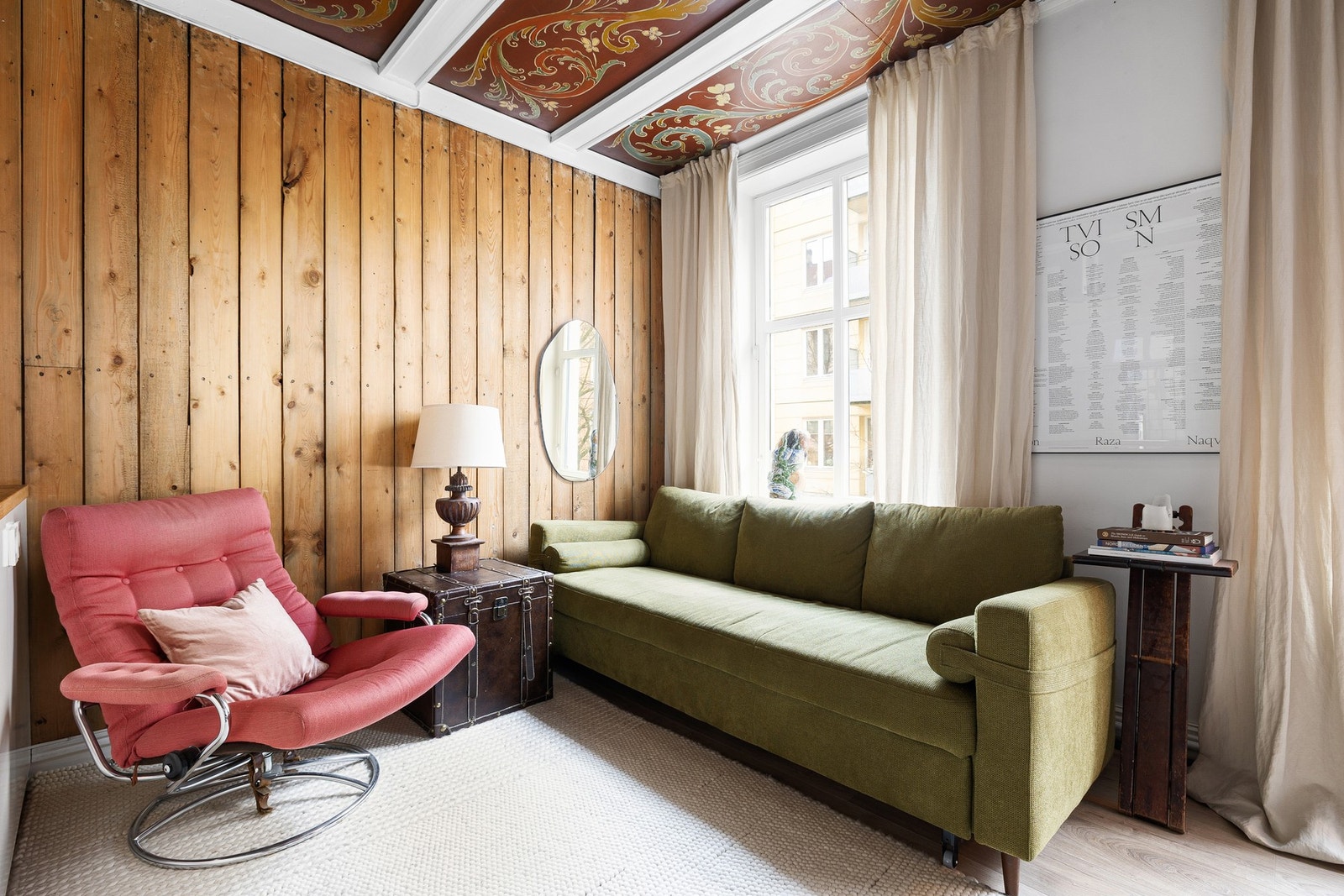 Et herlig oppholdsrom med en åpen stue-/kjøkkenløsning som naturlig blir boligens samlingspunkt Galleribilde