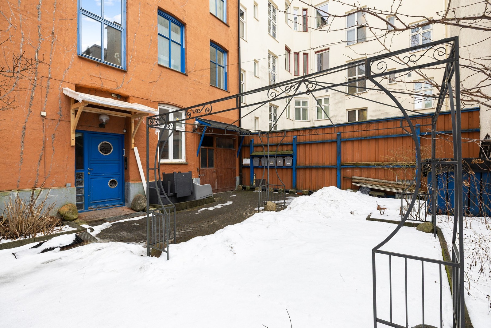 Hyggelig opparbeidet bakgård Galleribilde