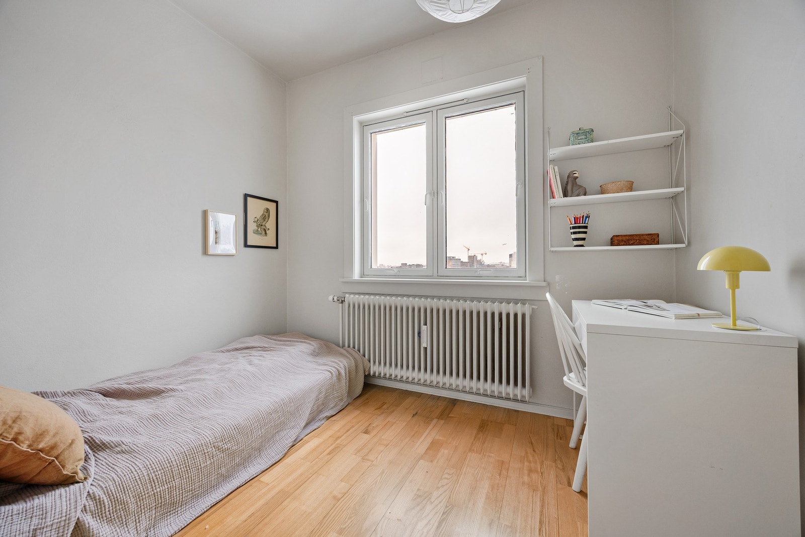 Soverom III benyttes som kombinert kontor og gjesterom. Galleribilde