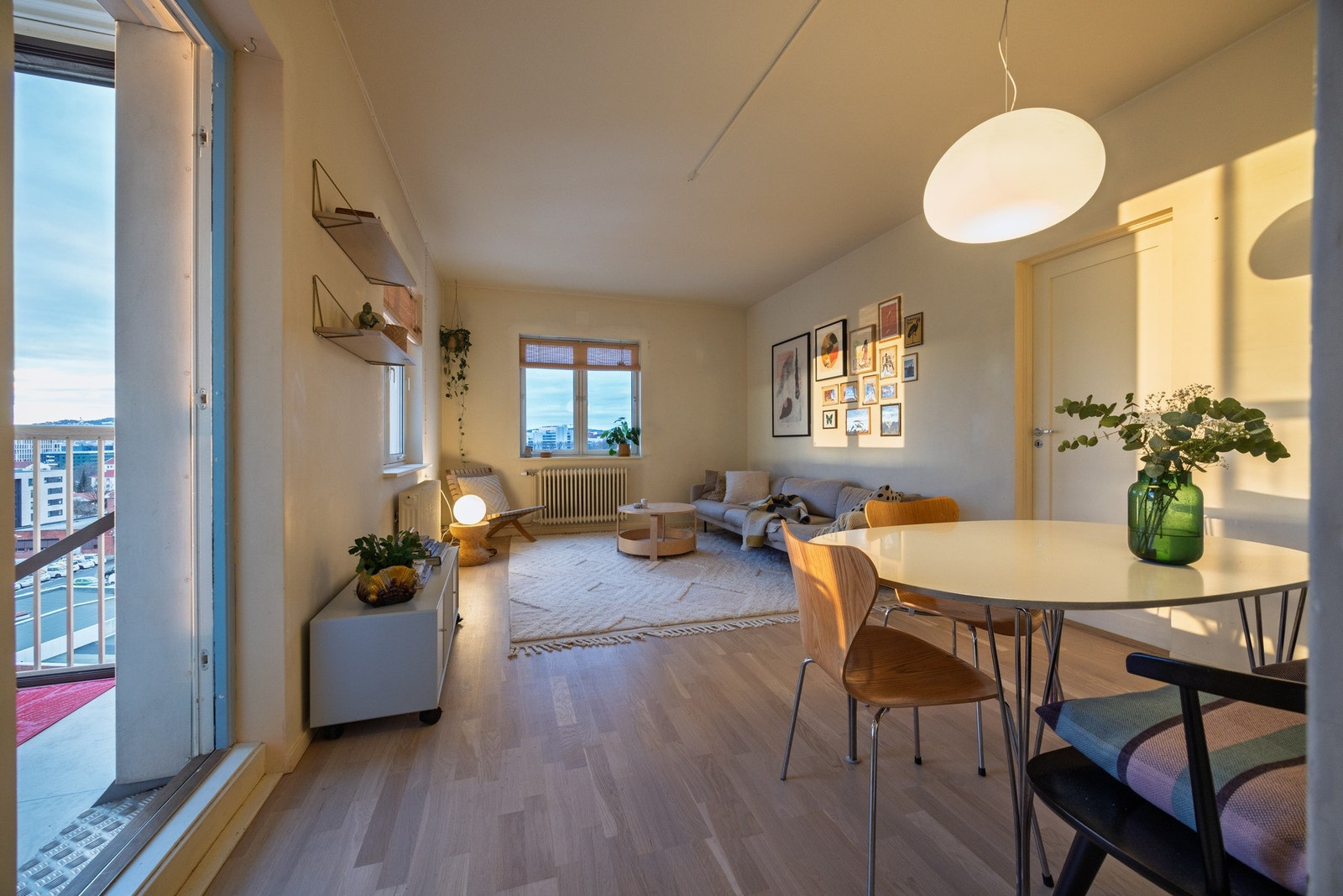 Velkommen til denne topp- og endeleiligheten i Etterstadsletta 52! Foto: Kristoffer Myhre. Galleribilde