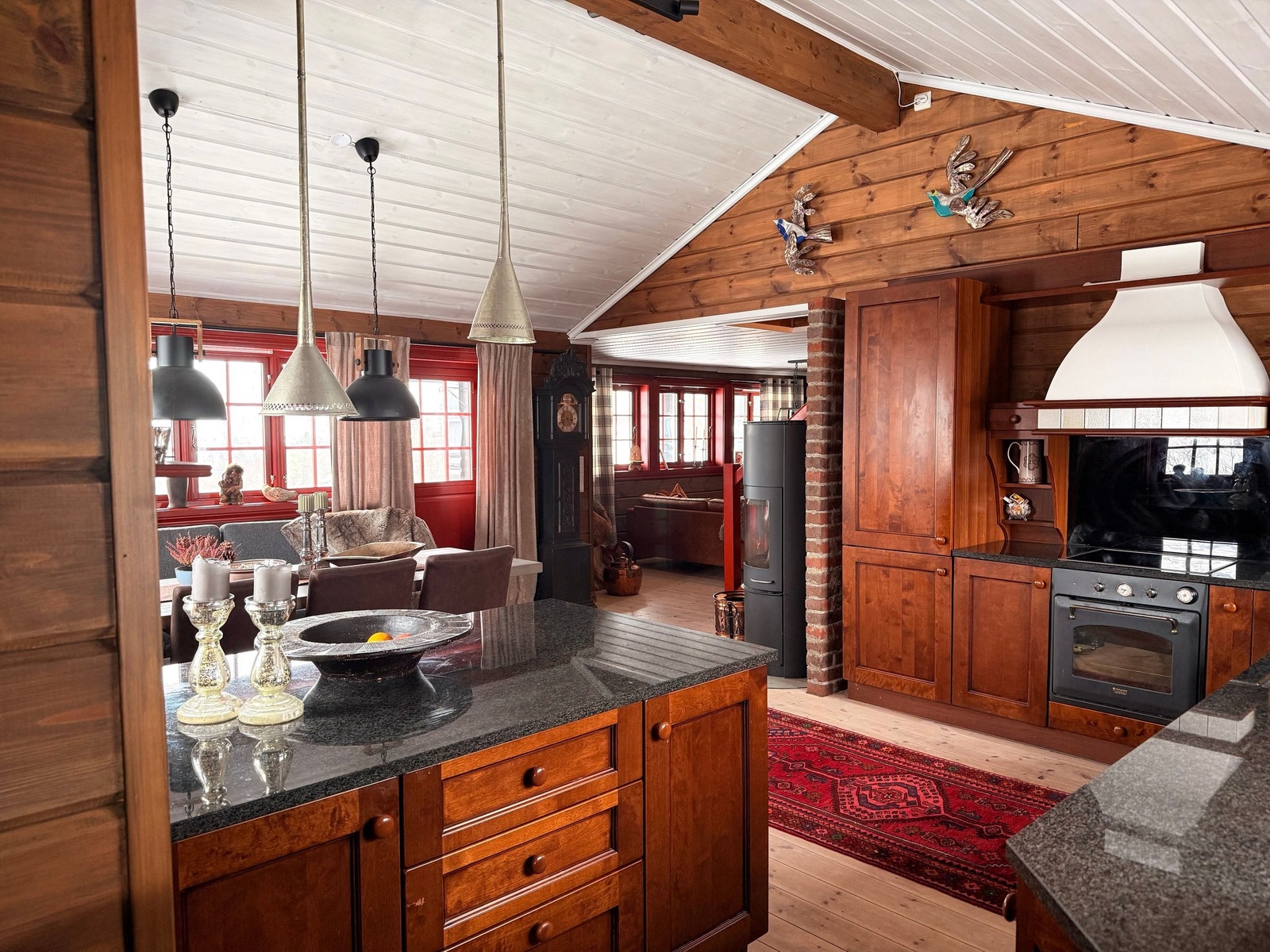 Åpen og fin romløsning. Galleribilde