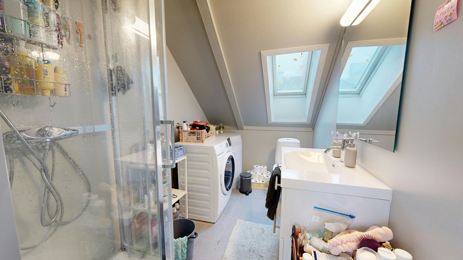 Bad, flislagt med varme i gulv Galleribilde