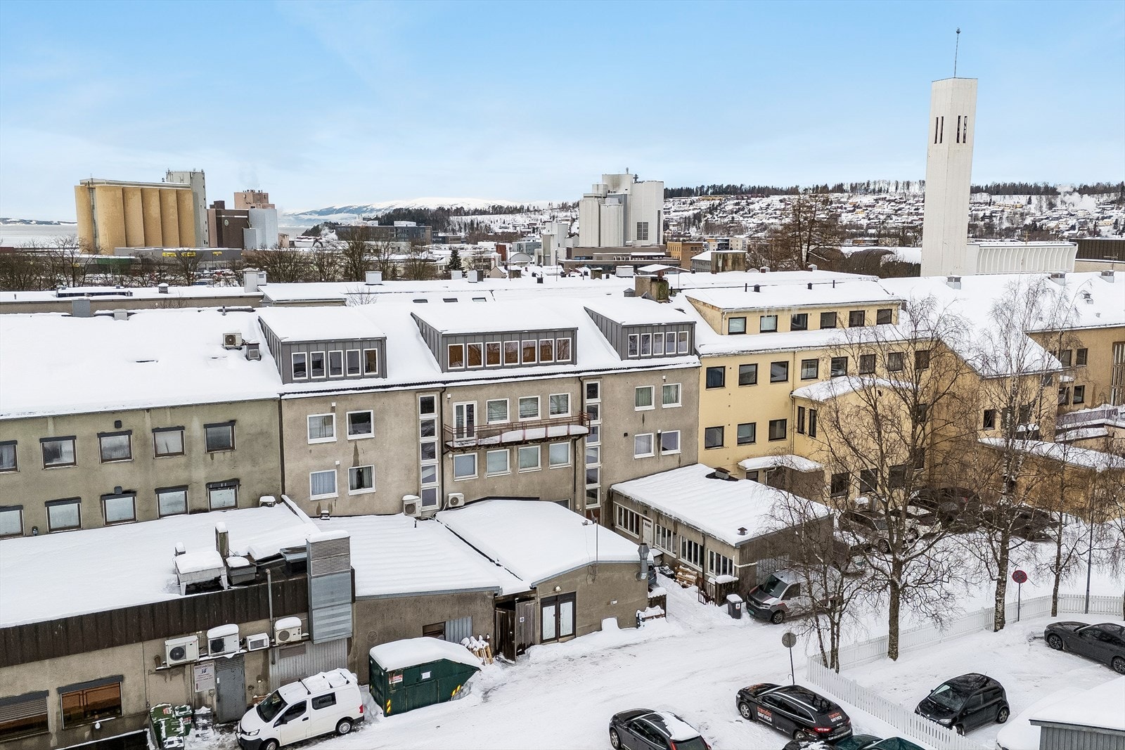 Bakgård Galleribilde