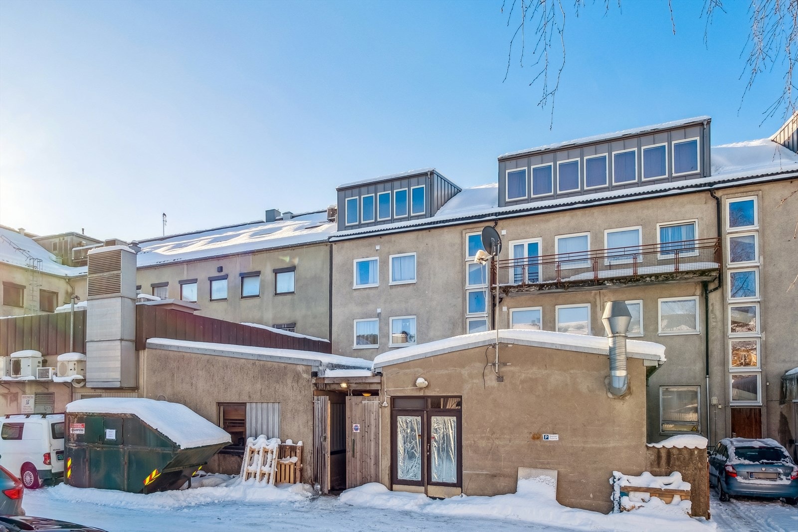 Bakgård Galleribilde