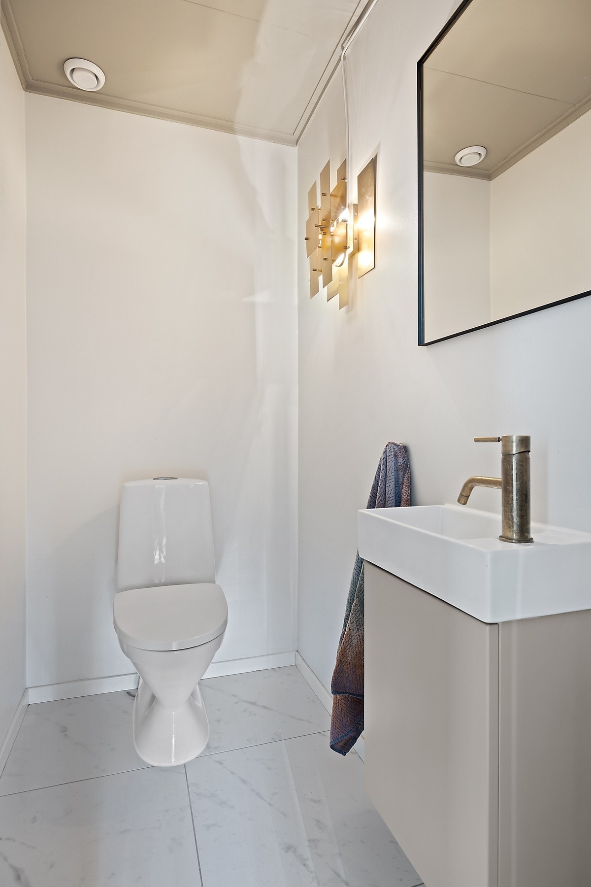 Praktisk toalettrom i første etasje. Galleribilde