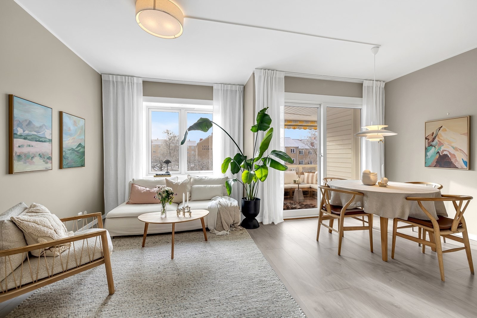 Velkommen til Enoks vei 2 - Innbydende og sjarmerende 3 - roms med fantastisk utsikt! Galleribilde