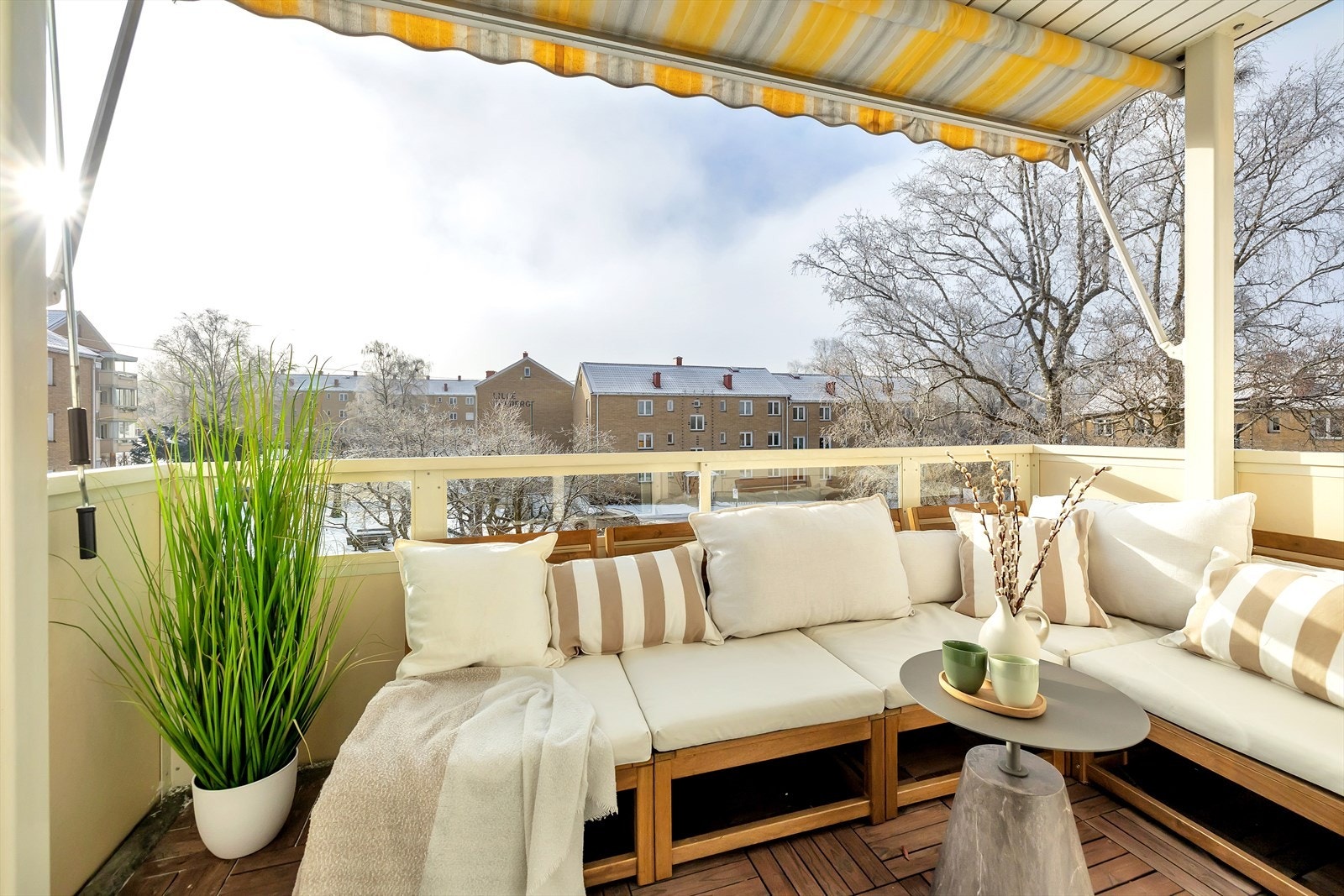 Balkong på 8 kvadrat med gode solforhold. Galleribilde