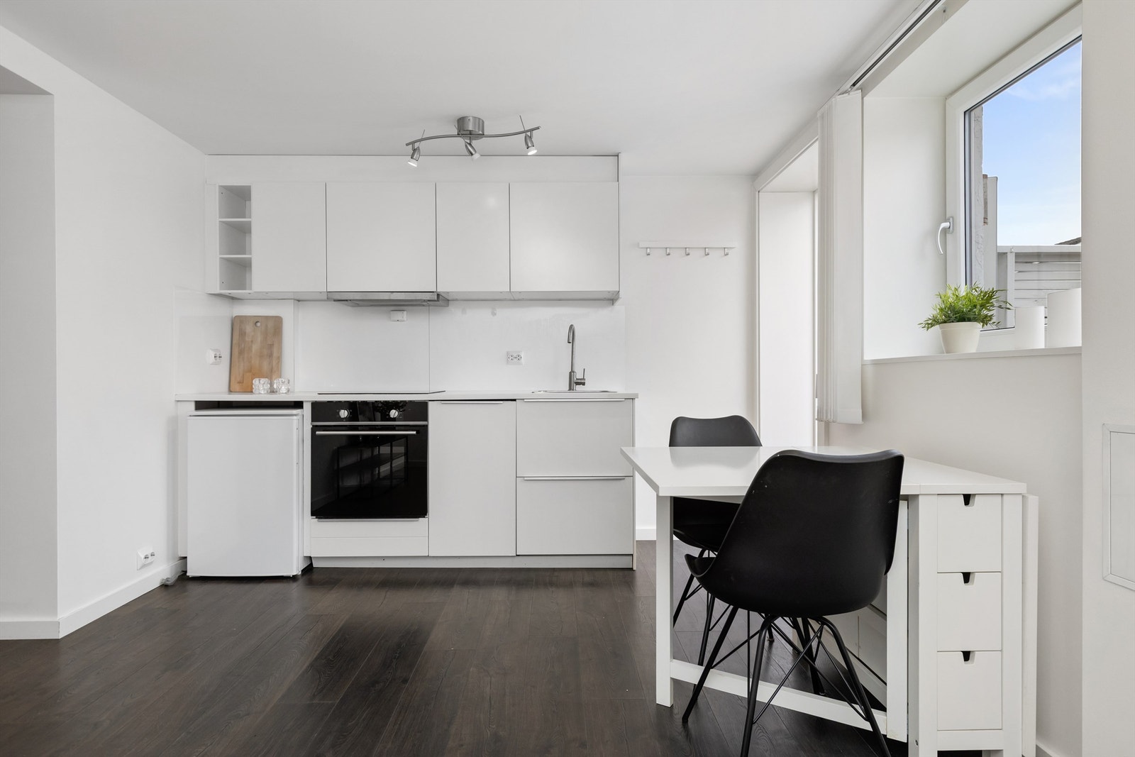 Kjøkken (ikke godkjent boenhet og for varig opphold). Galleribilde