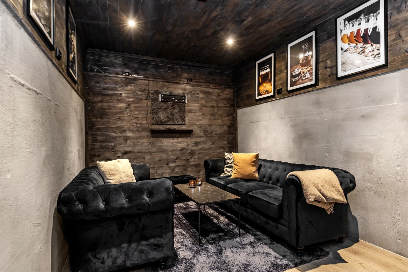 Innredet garasje (ikke godkjent rom for varig opphold). Galleribilde