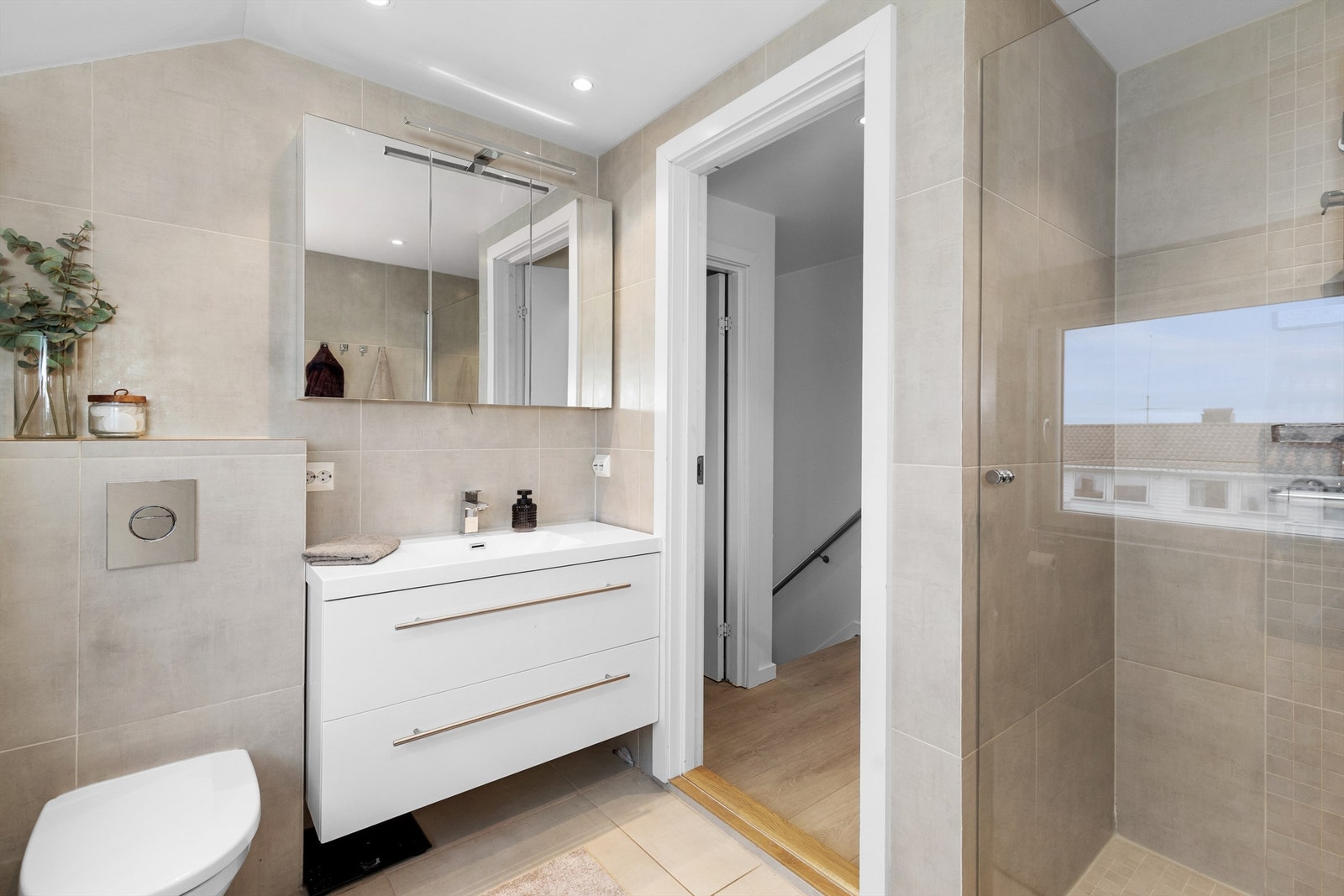 Her er det elektriske varmekabler i gulvet for økt komfort. Galleribilde