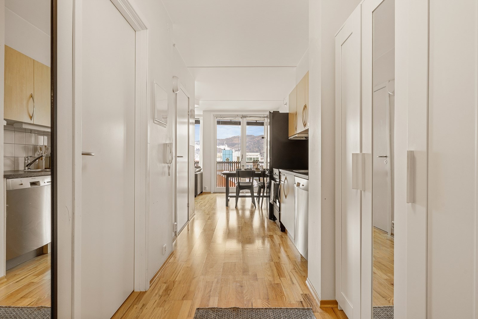 Leiligheten disponerer også en ekstern bod i 1. etasje som gir godt med lagringsplass. Galleribilde