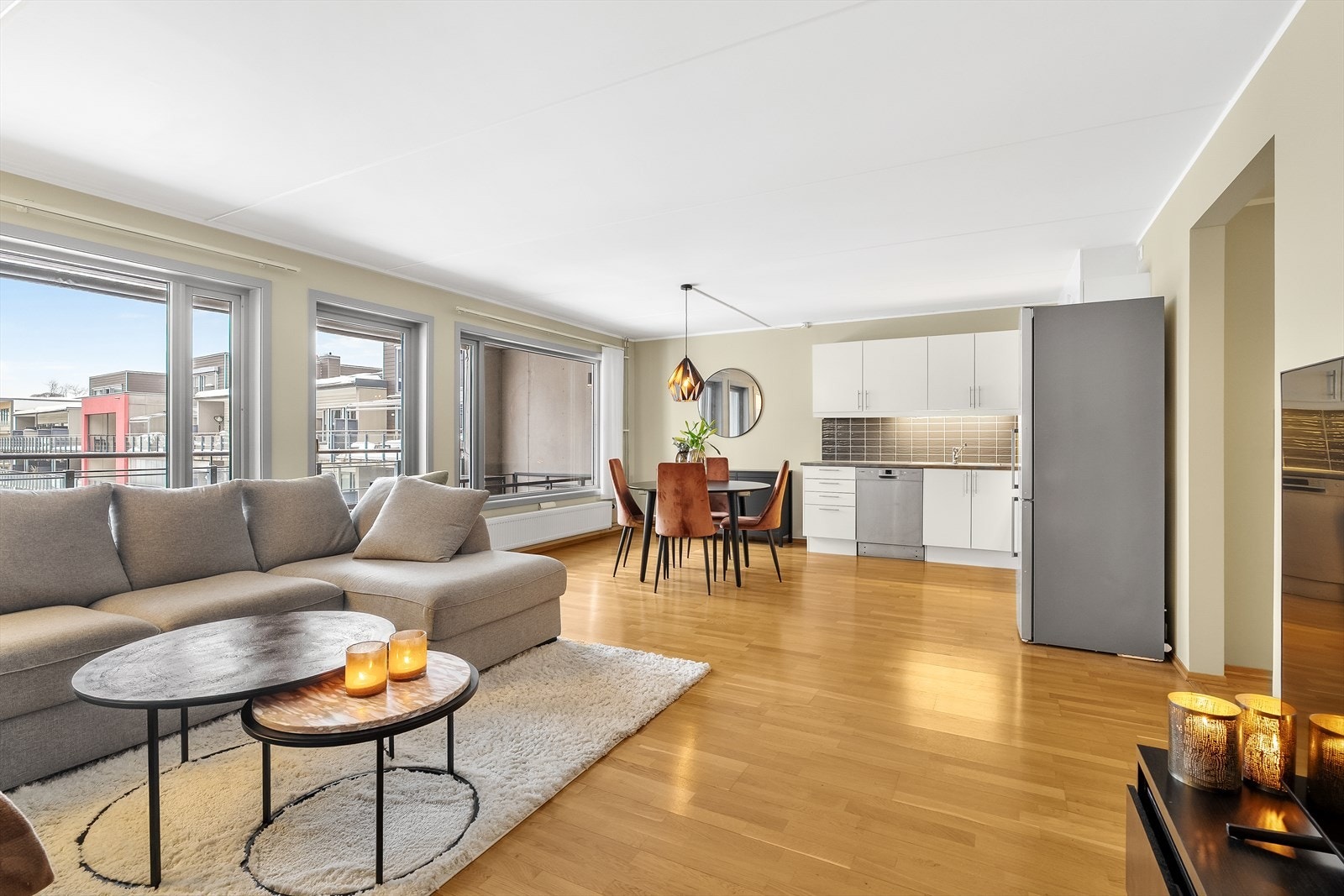 Velkommen til Prins Oscars gate 1B - en lys og romslig 3-roms selveierleilighet på Bragernes. Galleribilde