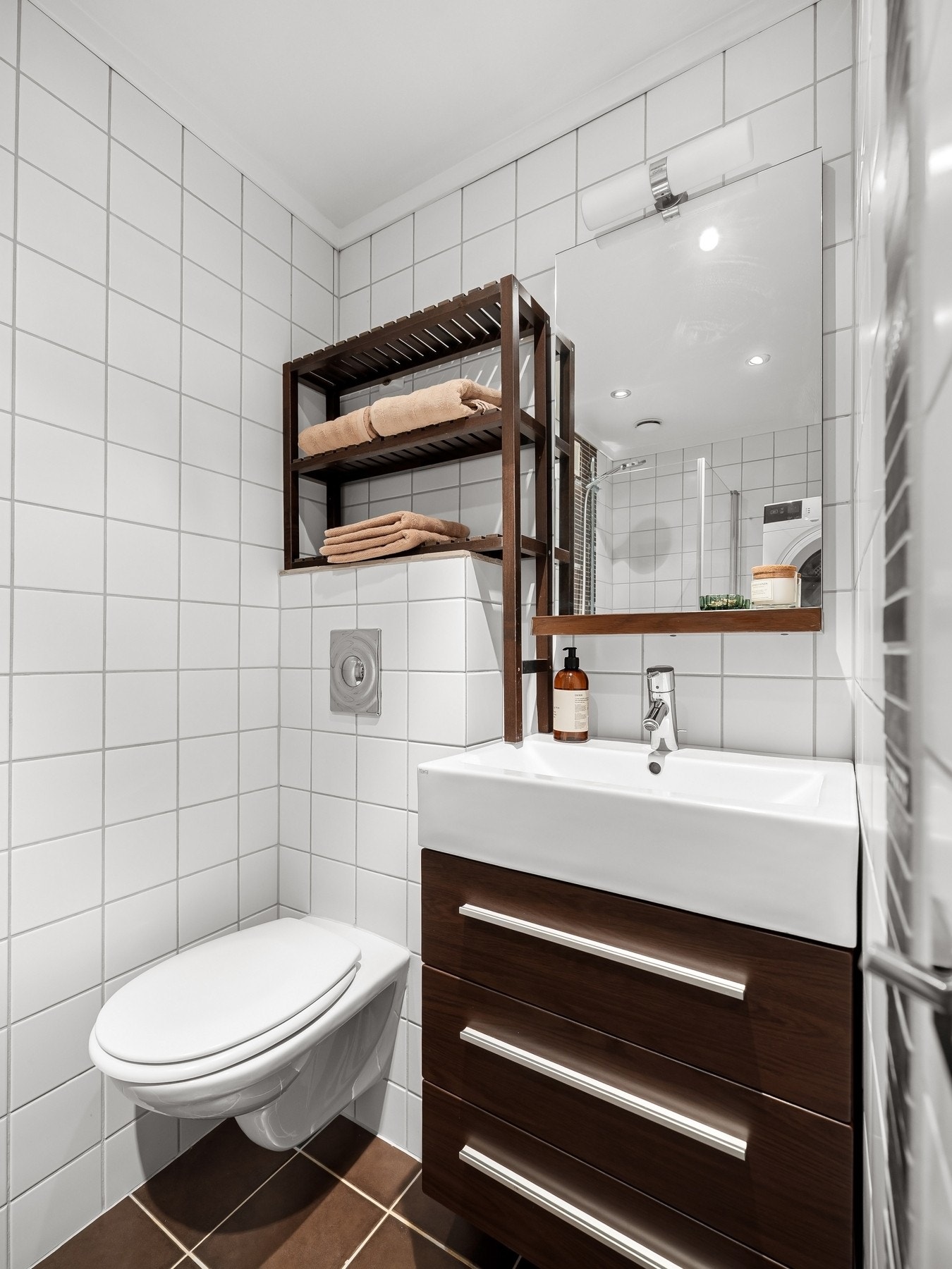 Flislagt bad opplyst pusset opp i 2008. Galleribilde