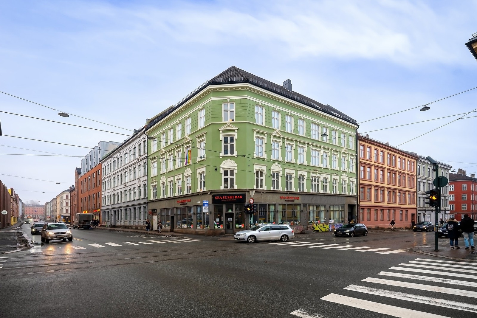 Her har du fordelen av å bo svært sentralt og med umiddelbar nærhet til alt av servicetilbud! Galleribilde