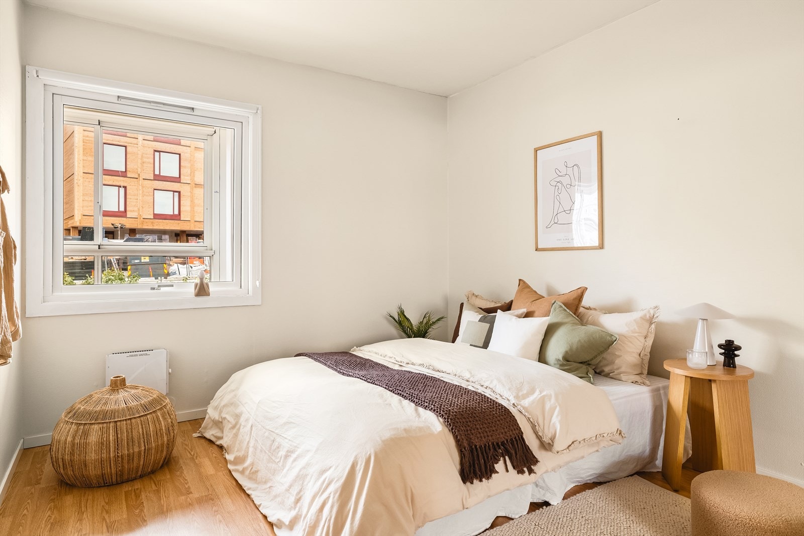 Soverommet er malt i duse, behagelige fargetoner. Galleribilde