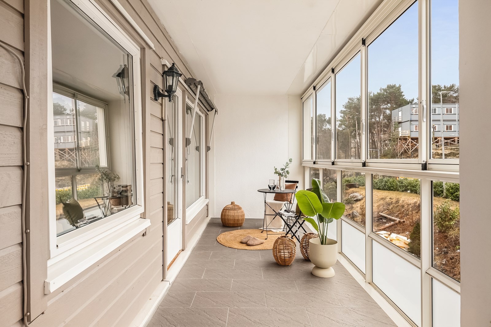 Her er plass til flere møbelgrupper. Galleribilde