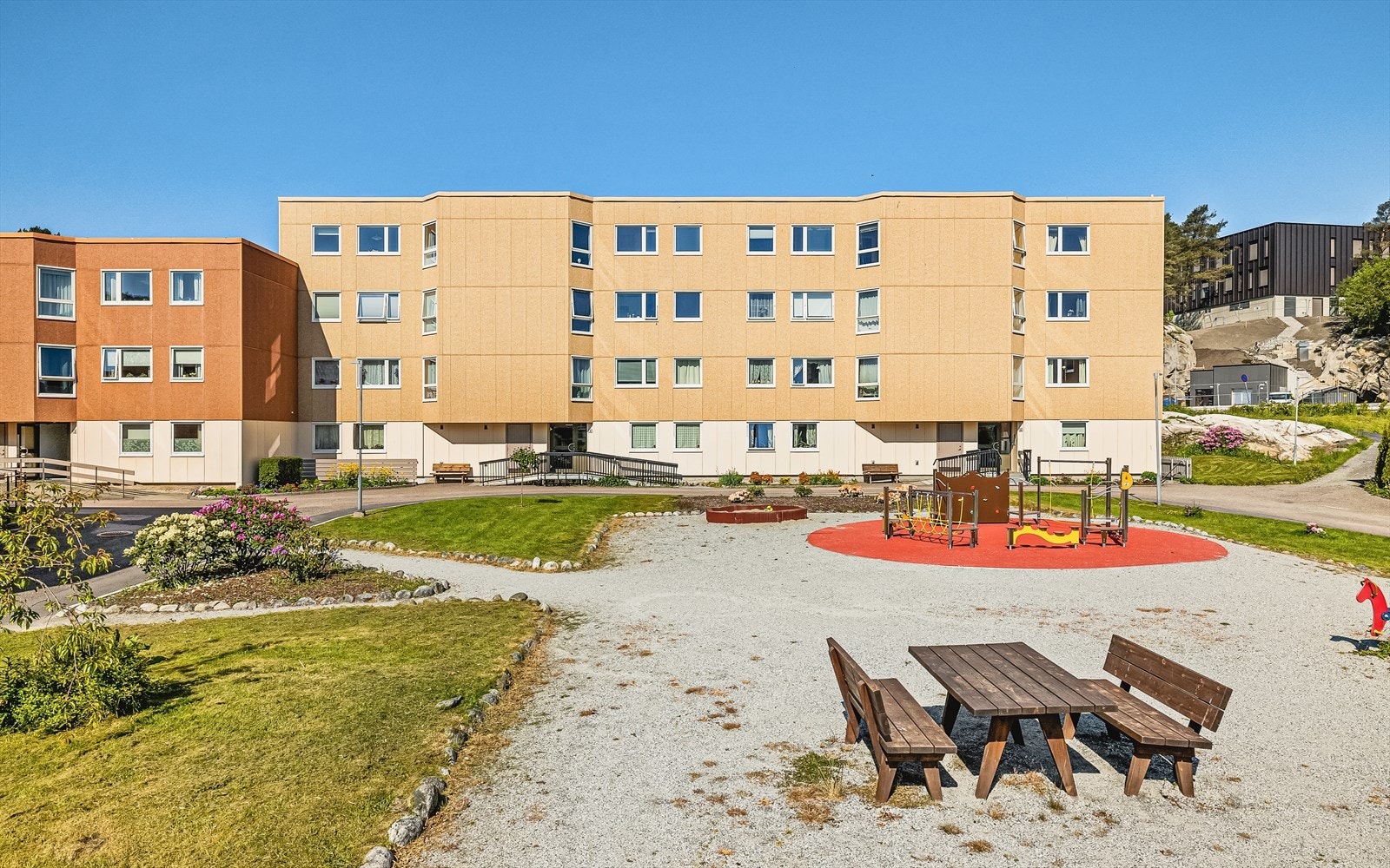 Som beboer i Rosenkilde bor du meget sentralt og samtidig tilbaketrukket i rolige omgivelser. Galleribilde