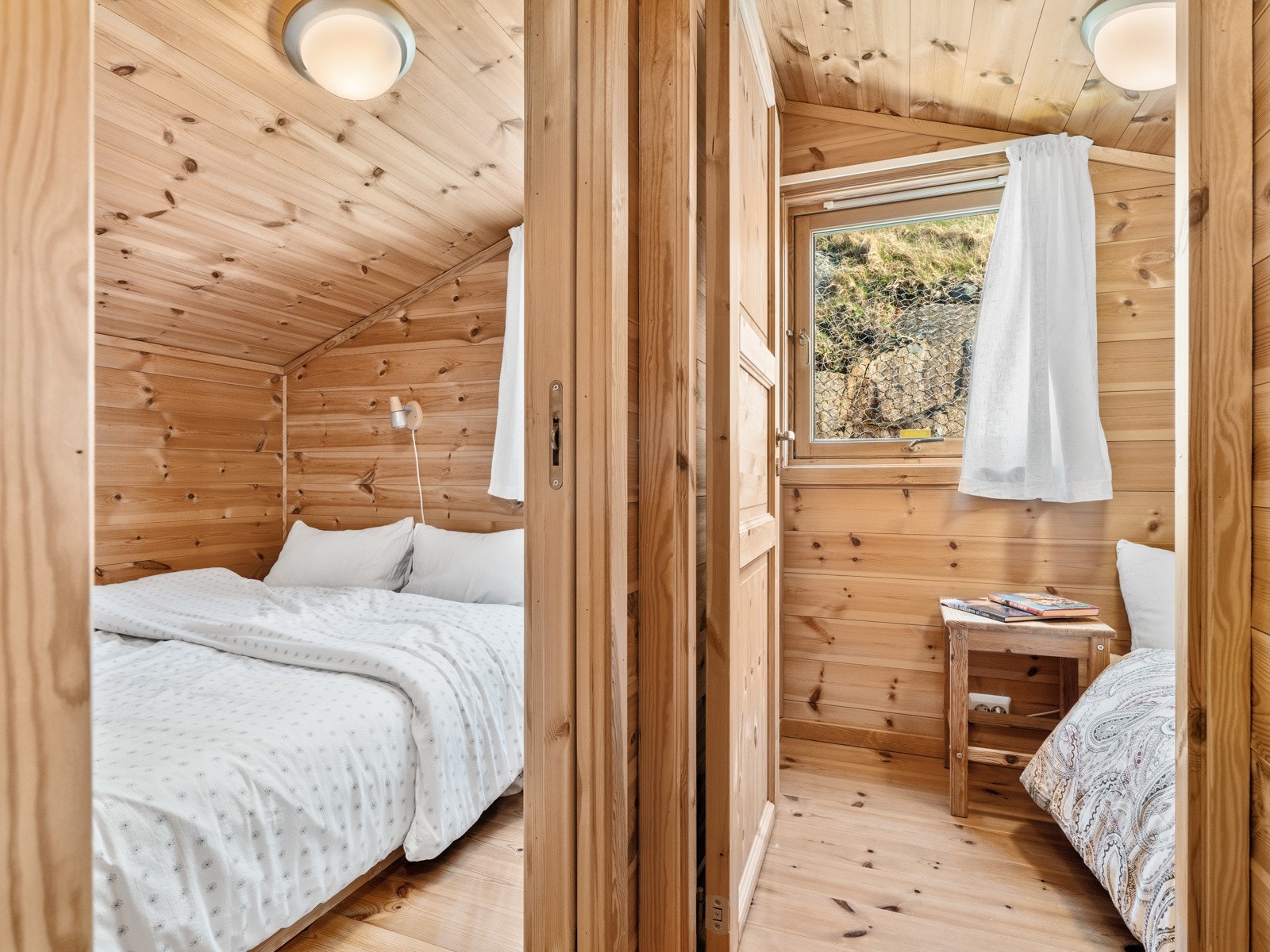 De to øvrige rommene byr på fleksible bruksområder og egner seg godt som enten soverom eller hjemmekontor, avhengig av behov. Galleribilde