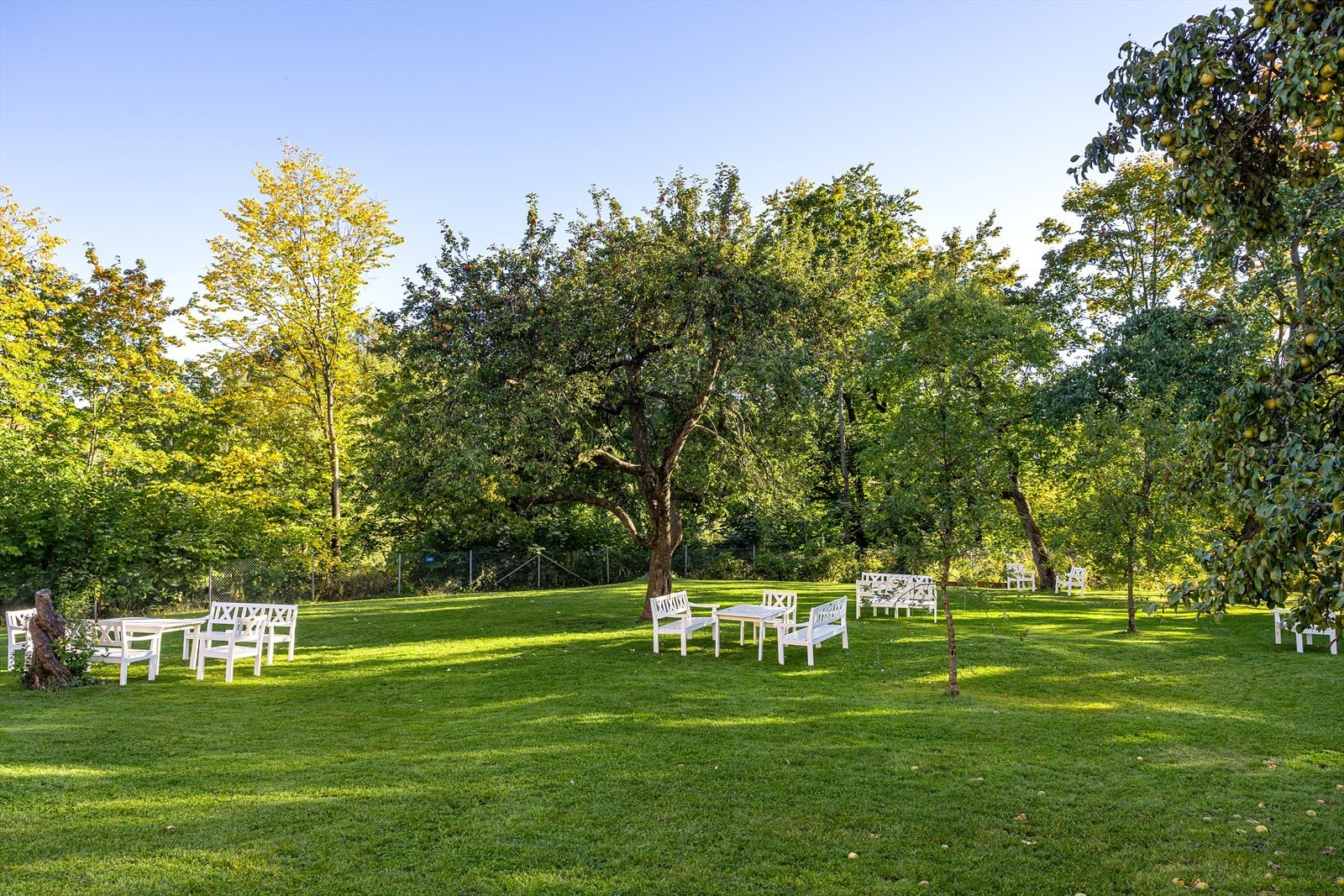 Tilgang til fantastisk flott bakgård. Sameiet er en del av Schultzehaugen Vel som består av 5 sameier. Galleribilde