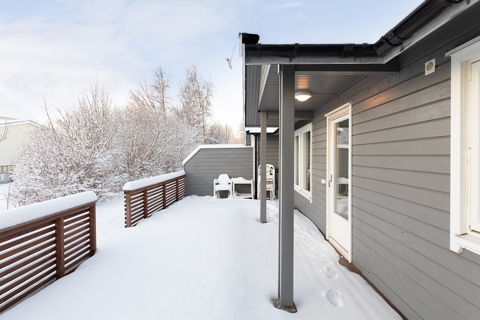 Boligen er utvendig malt i 2021 Galleribilde