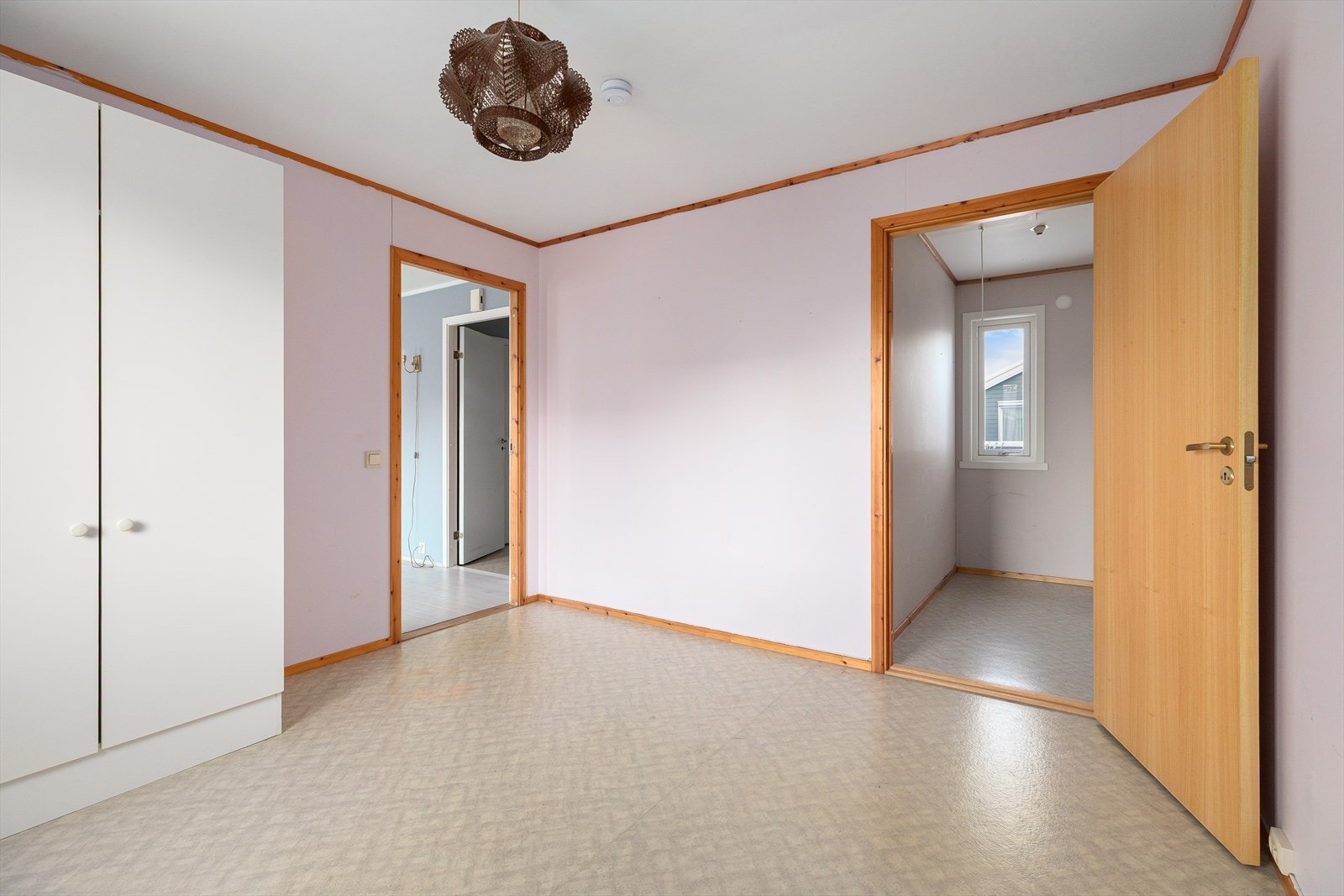 Bod inn døren til høyre Galleribilde