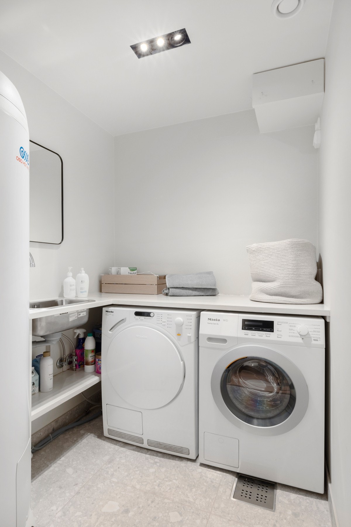 Praktisk vaskerom fra 2021, ligger i underetasjen. Galleribilde
