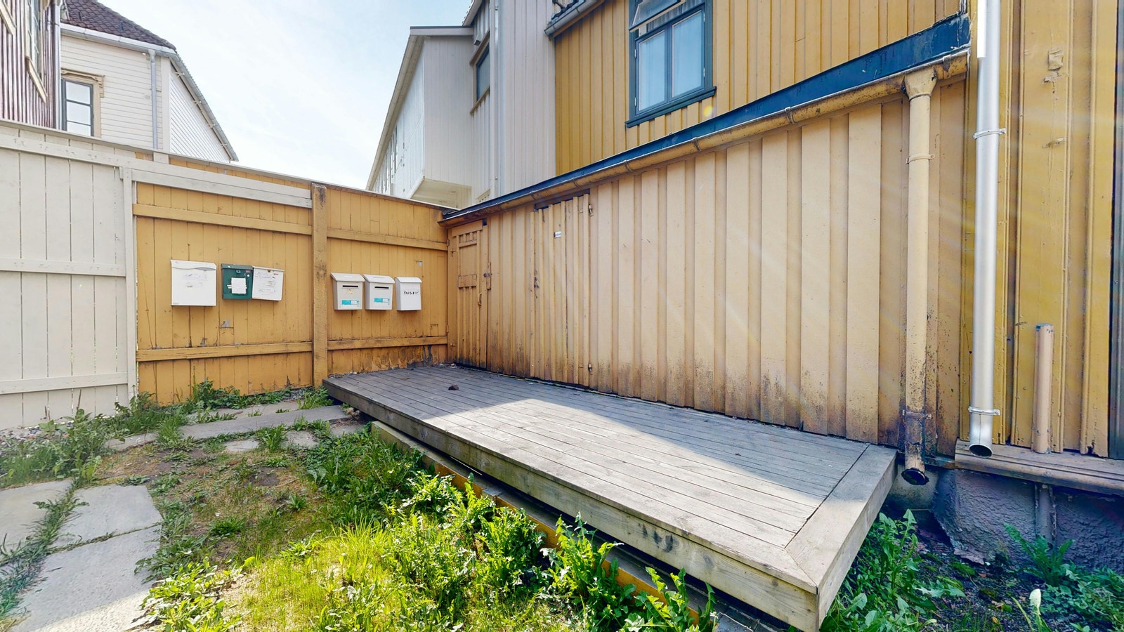 Denne terrassen/plattingen skal nesten bli dobbelt så stor våren 2024 Galleribilde