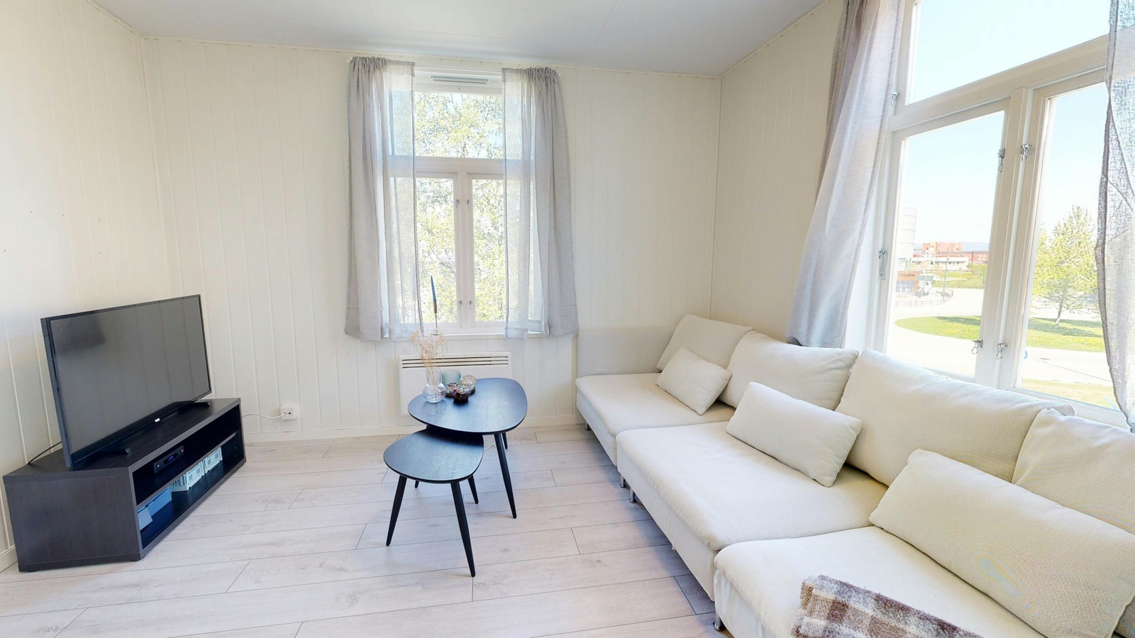 Stuen. Mulighet for spisebord på veggen mot kjøkkenet om ønskelig Galleribilde