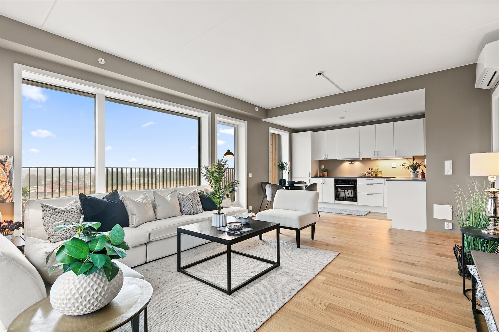 Eiendomsmegler Krogsveen v/ Vegard Gran-Andersen ønsker deg velkommen til Bjørkeveien 20C. Galleribilde