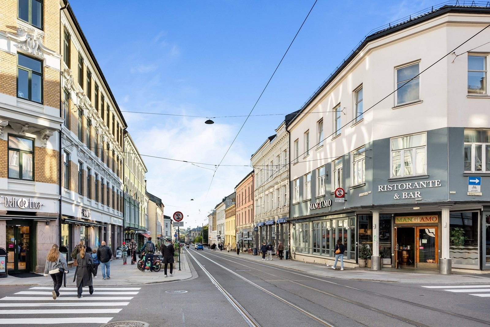 Grünerløkka tilbyr et levende bymiljø med nærhet til butikker og restauranter. Galleribilde